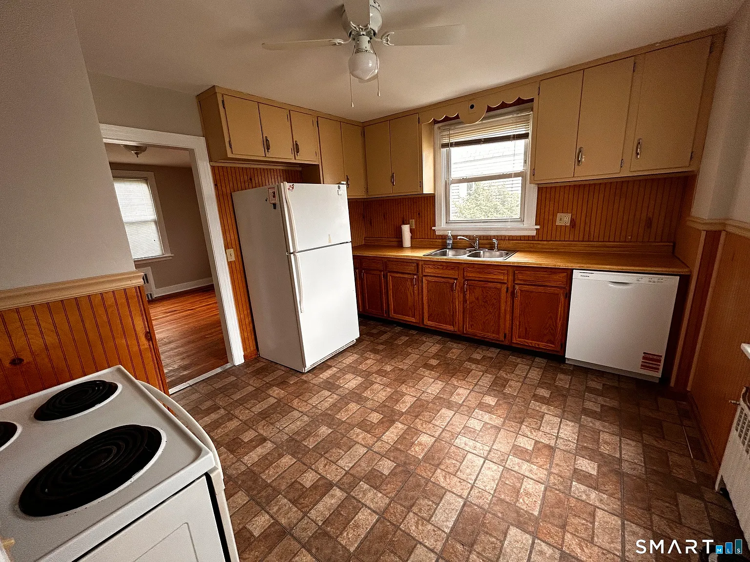 2 bed, 1.0 bath, 1350 sqft, $2,000 — Photo 4