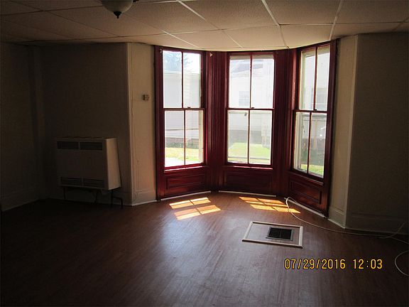 4th image of 228 Canandaigua St #2