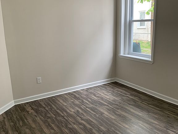 5th image of 113 W Queen Ln Floor 1