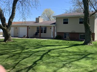 14719 Mark Ln, Bloomington, IL 61705