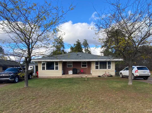 66 E Anthony St, Gwinn, MI 49841