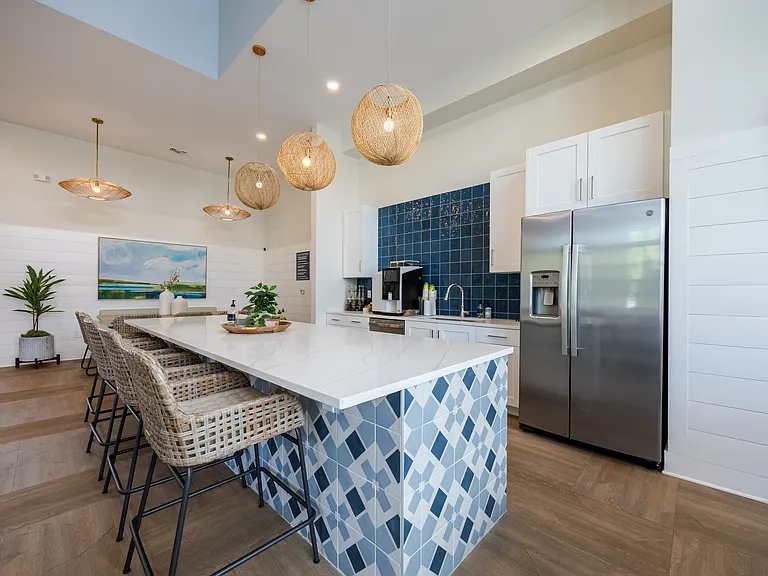 Madison Shores — Photo 15