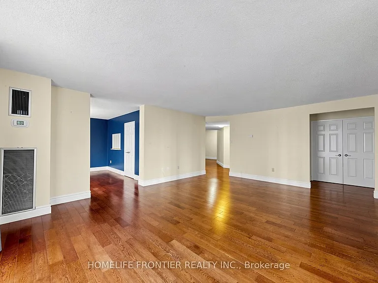 131 Beecroft Rd #203 — Photo 12