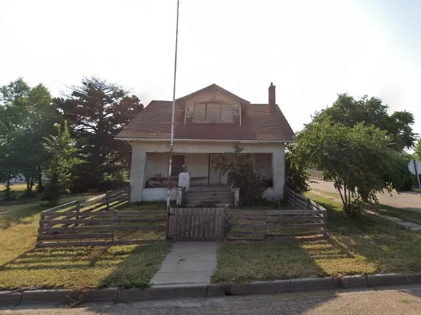 718 Main St, Quinter, KS 67752