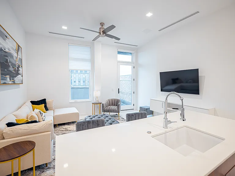 400 Old Woodward Ave #306 — Photo 15