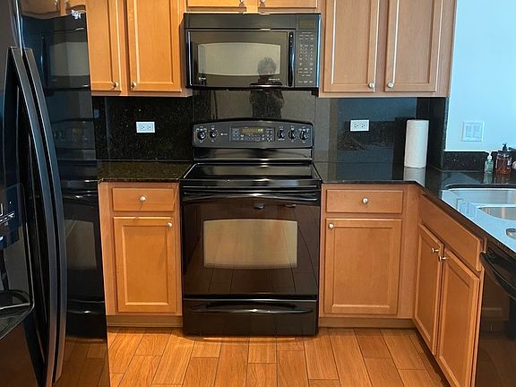 2nd image of 1841 S Calumet Ave APT 1208