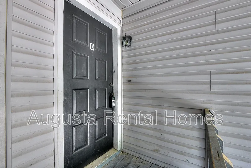 2 bed, 2.0 bath, 750 sqft, $950 — Photo 2