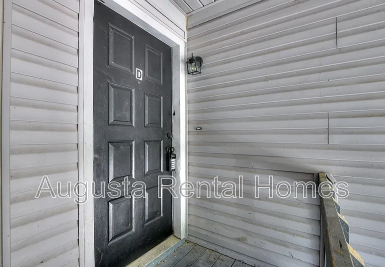 3510 Woodlake Rd #D — Photo 2