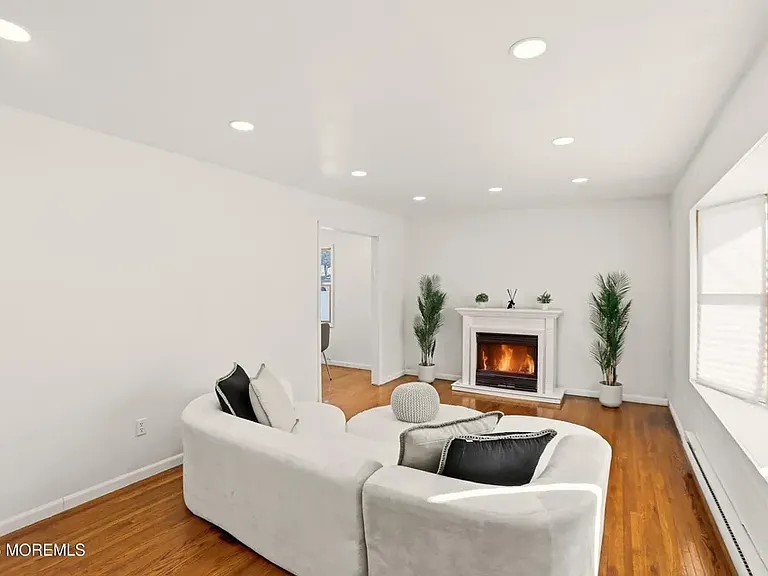 1033 Birmingham Ave — Photo 4