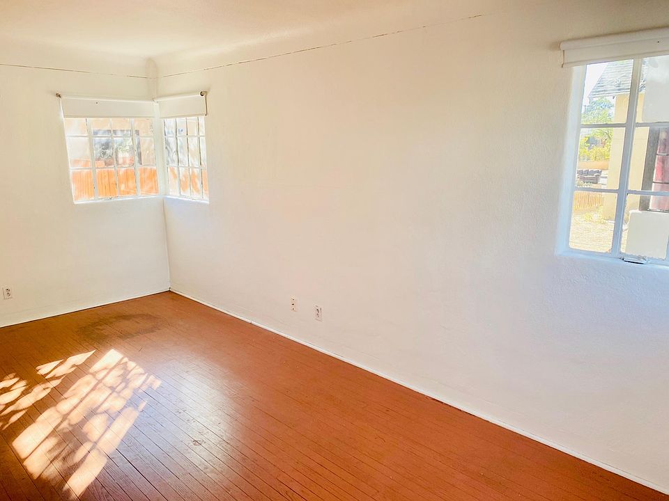 1st image of 204 Cornell Dr SE Unit C