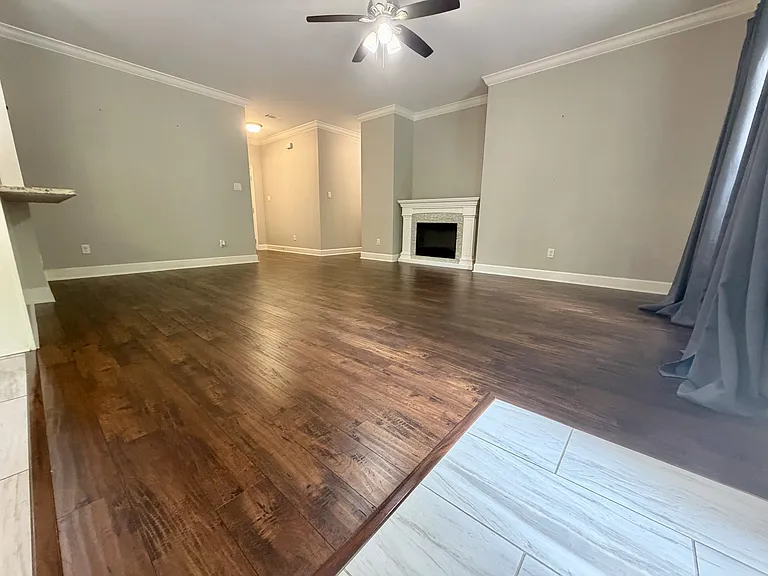 4512 Western Woods Dr — Photo 4