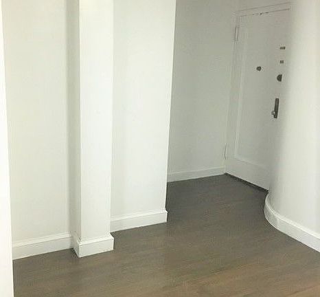 4th image of 208 E 28th St APT 2L