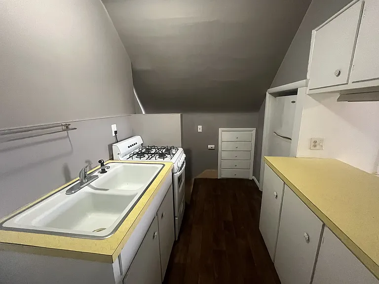 1 bed, 1.0 bath, $775 — Photo 7