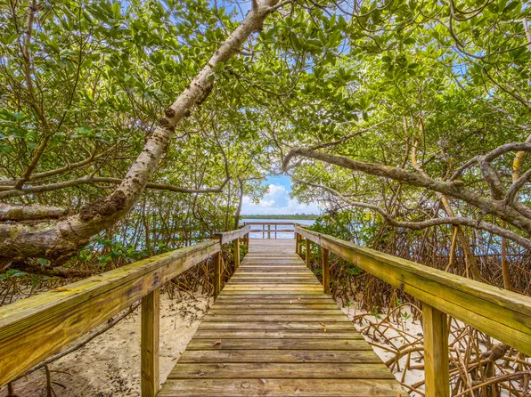 5698 SE Riverboat Drive, Stuart, FL 34997