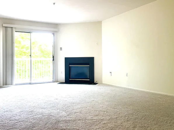 14200 Farnsworth Ln APT 208, Upper Marlboro, MD 20772