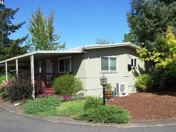 1800 Lakewood Ct Spc 128, Eugene, OR 97402