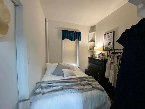 4th image of 316 E 49th St #51