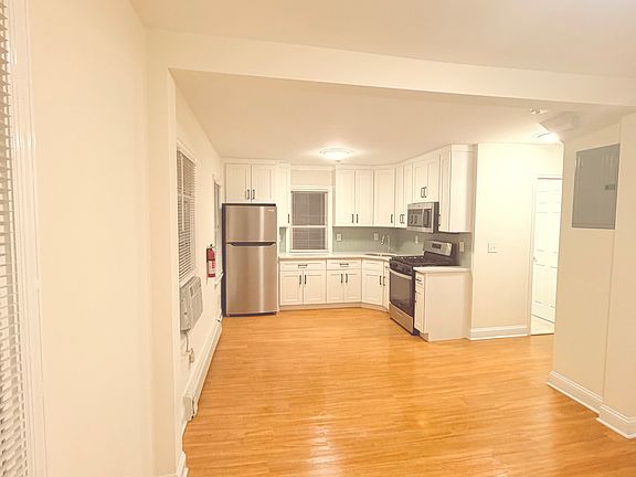 4th image of 5 Lincoln Ave #2