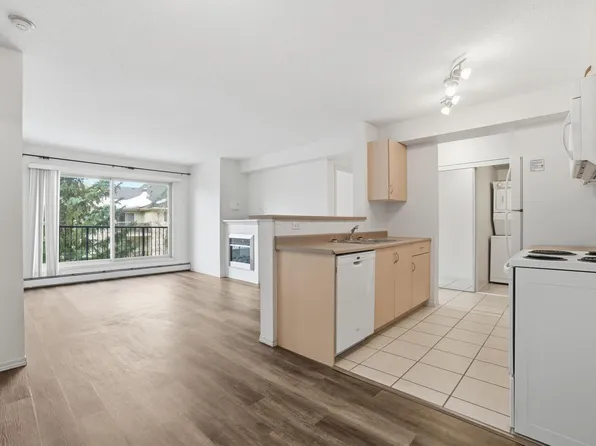 17011 67th Ave NW #424, Edmonton, AB T5T 6Y6