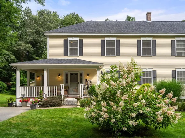 32 Osgood Road, Kensington, NH 03833