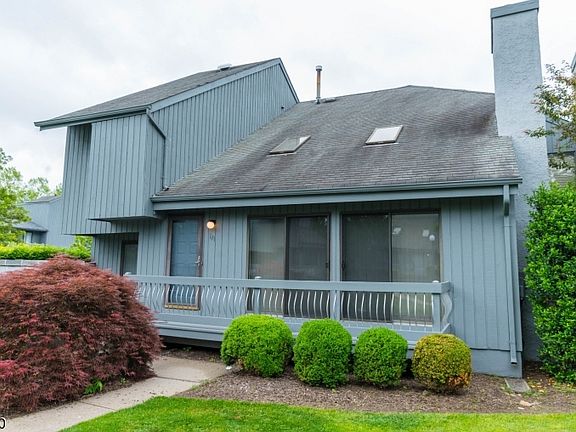 2nd image of 141 Linda Ln #141