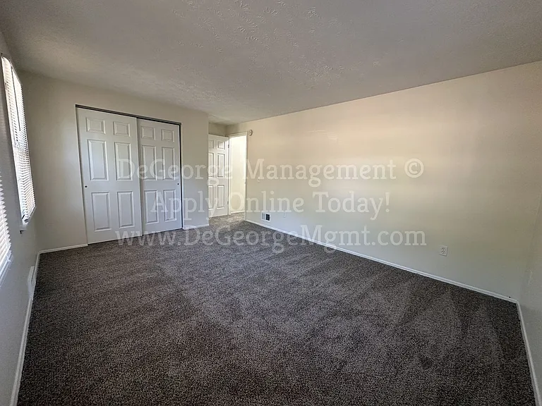 Sterling Square Townhomes — Photo 13
