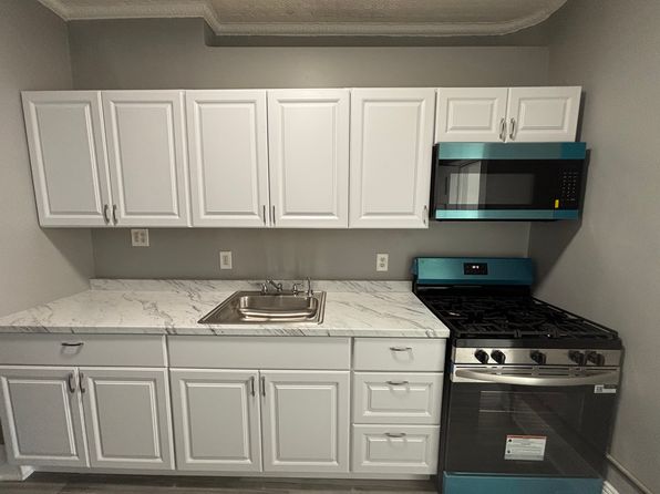 257 Main St FLOOR 2