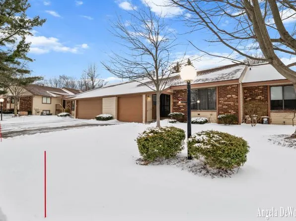 318 Aniline Ave N, Holland, MI 49424