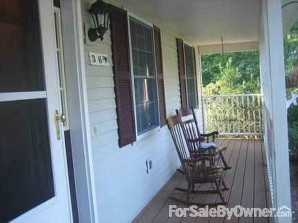 Front porch : Sit and talk with the neighbors