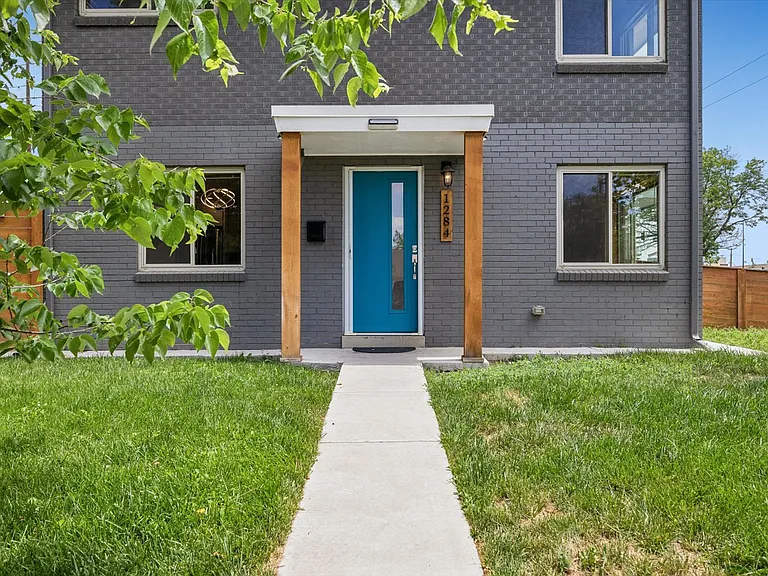 1284 S Harrison St — Photo 2
