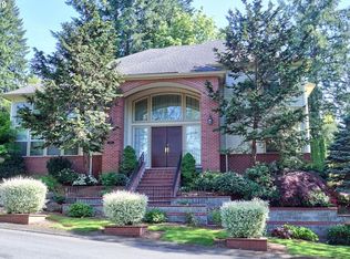 15167 Brook Ct, Lake Oswego, OR