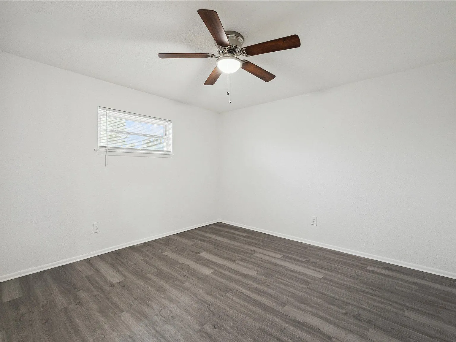 7500 Highcrest Dr — Photo 4