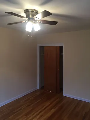 Rented by Metroline Realty | media 40