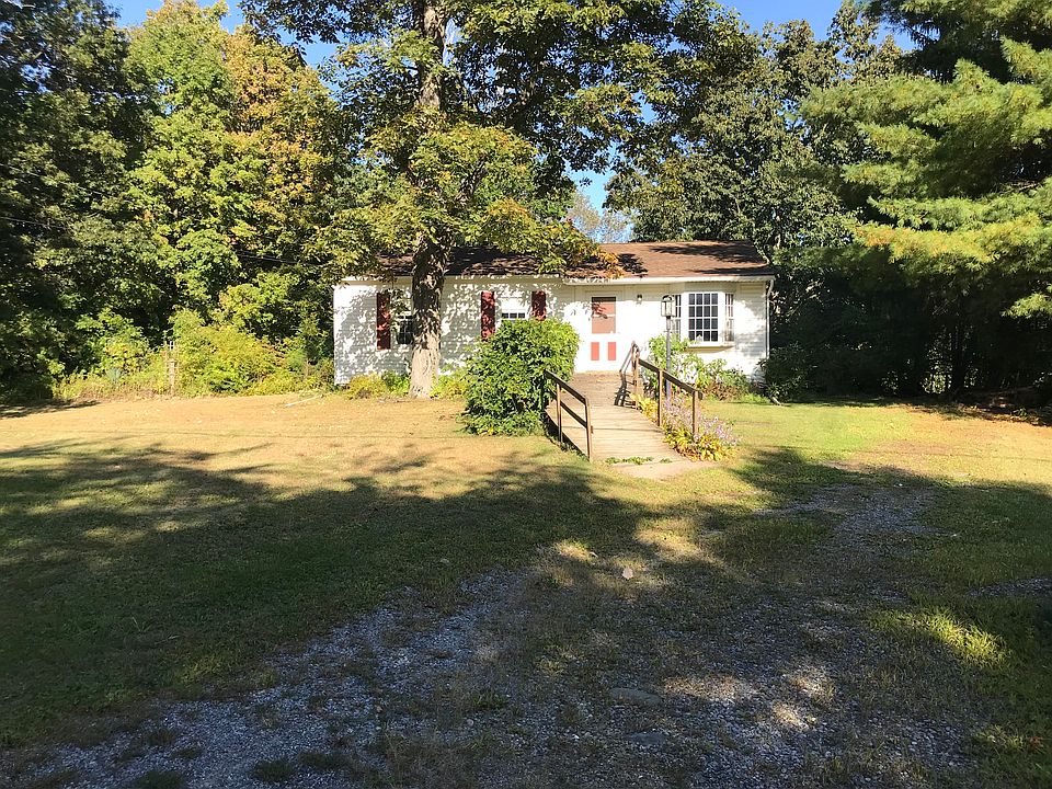 1st image of 34 Sycamore Dr