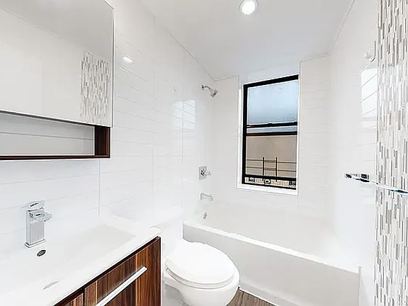 4th image of 440 Audubon Ave #22