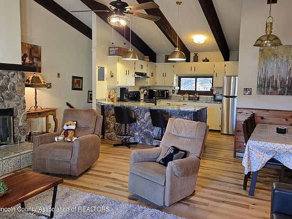 4th image of 220 Lookout Dr #A4