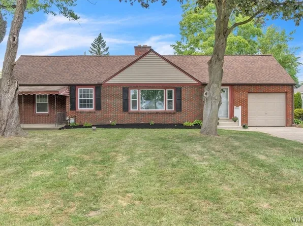 4420 Barton Rd, Clarence, NY 14031