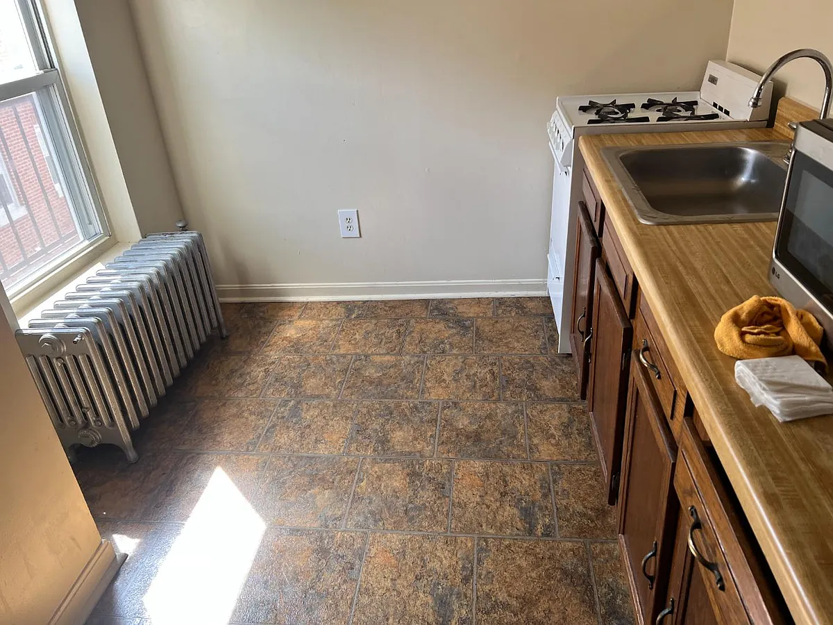 Unit Photo - 869 Hollins St #3F