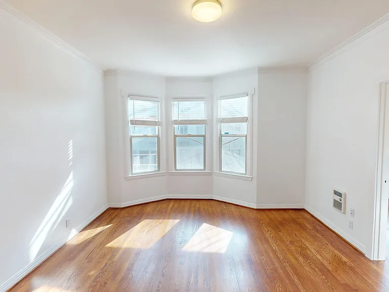 1690 North Point Street — Photo 2
