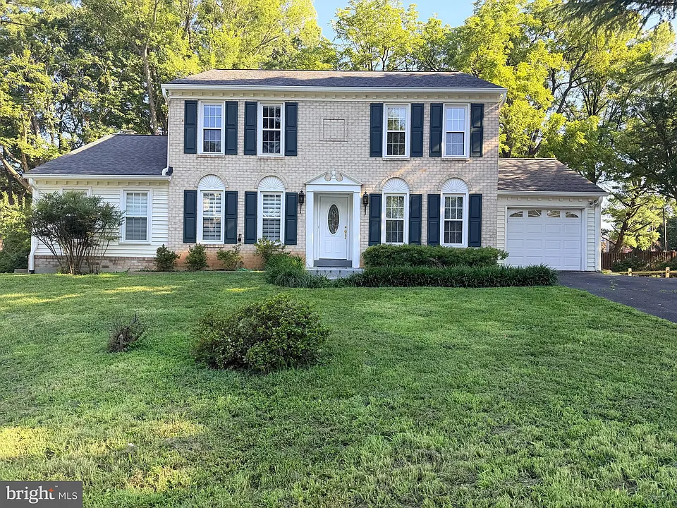 10802 Hunt Club Rd