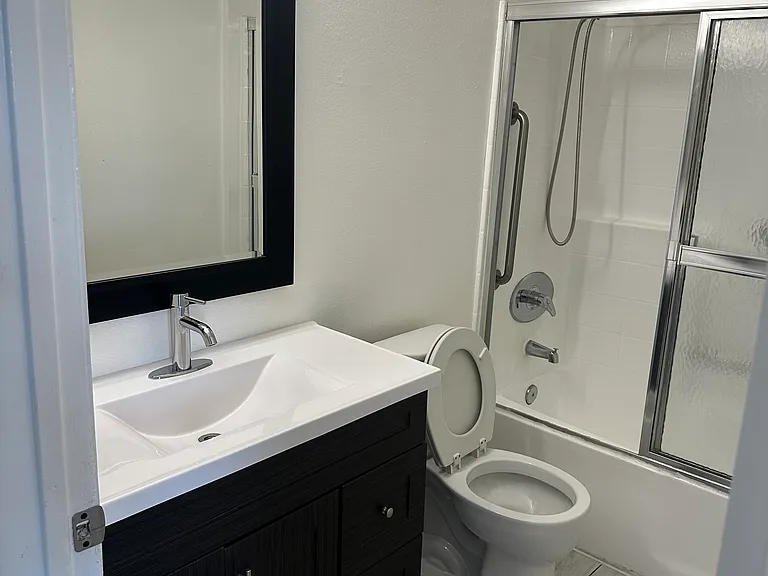 6420 Fulton Ave — Photo 15