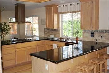2nd image of 2201 Banbury Cir