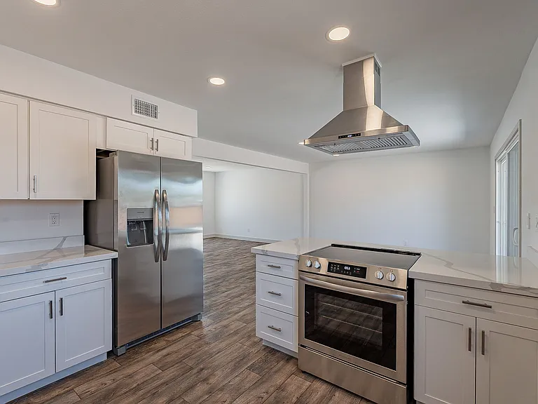 102 E Santa Cruz Dr — Photo 16