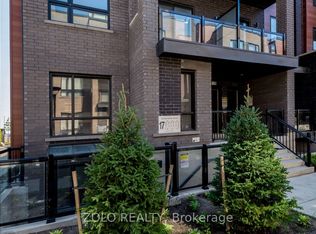 17 Lytham Green Cir #2, Newmarket, ON