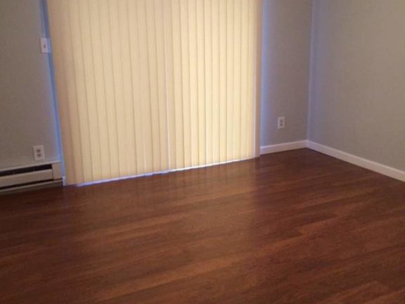 5th image of 926 Oakcrest Dr SE