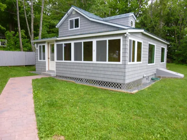 8 Pine Dr, Enfield, NH 03748