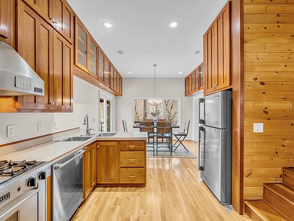 15th image of this home