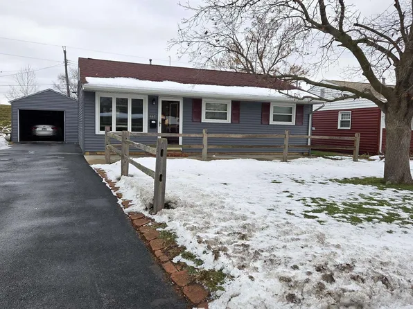 447 7th St E, Milan, IL 61264