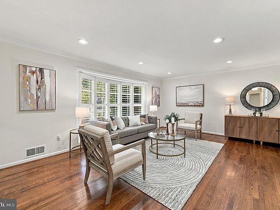 4th image of 9201 Cherrytree Dr