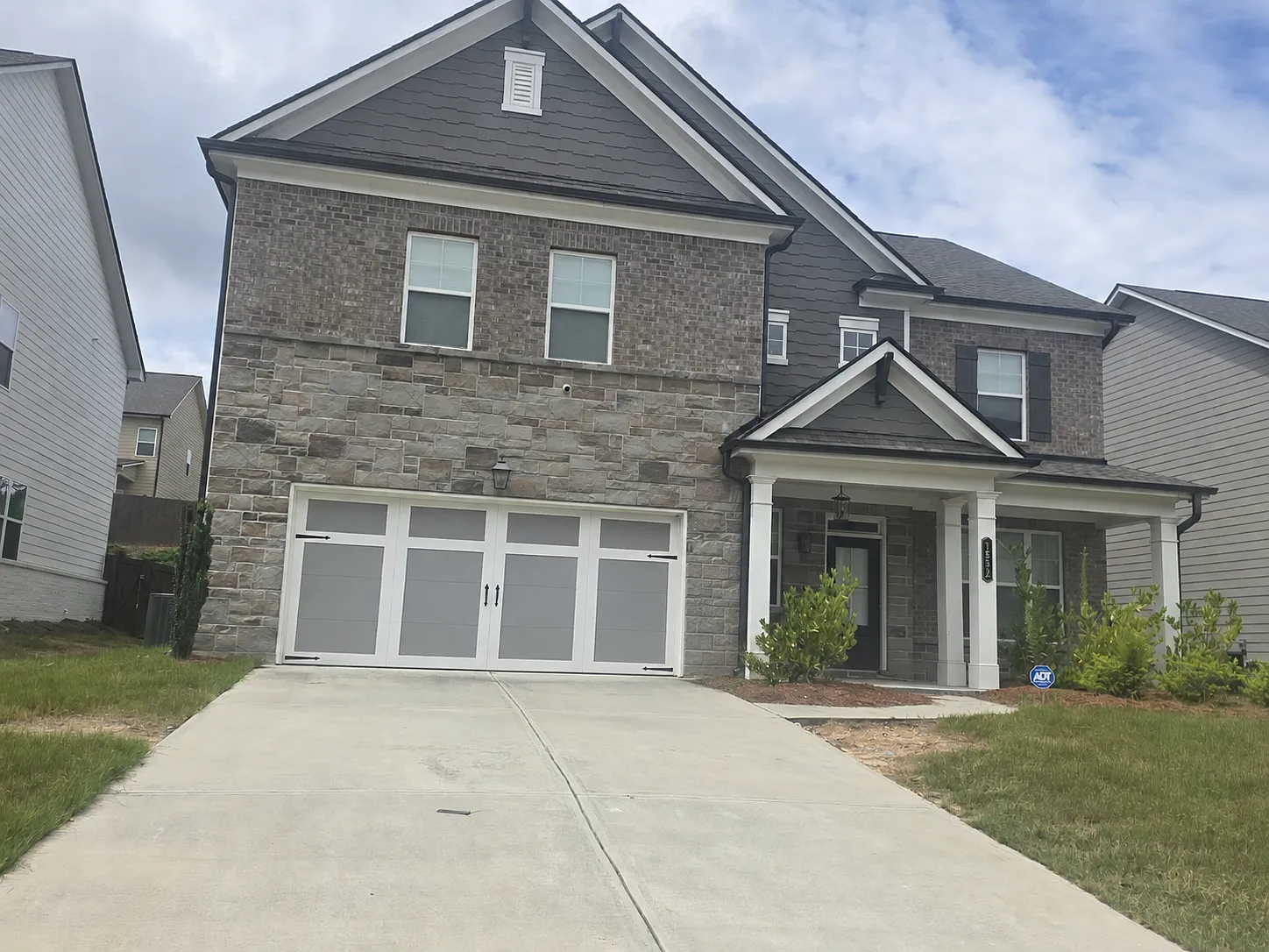 4 bed, 3.5 bath, 3309 sqft, $3,100 — Photo 1